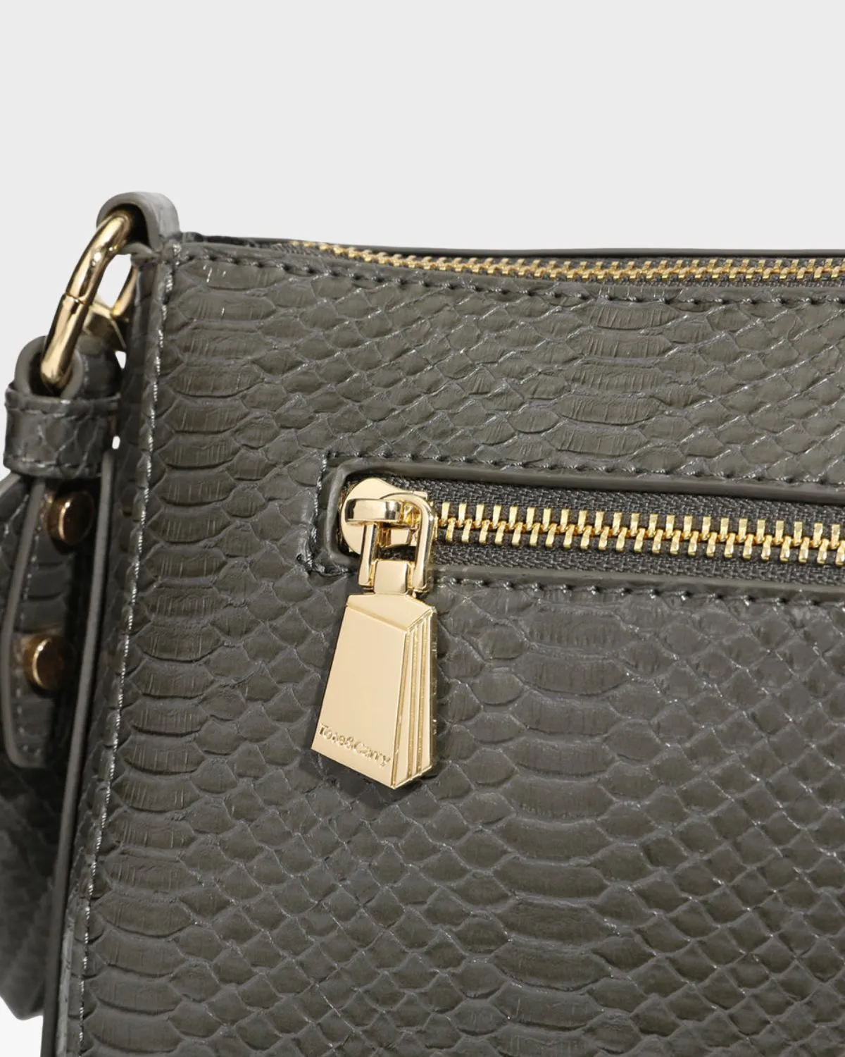 PY Shoulder Bag in Olive