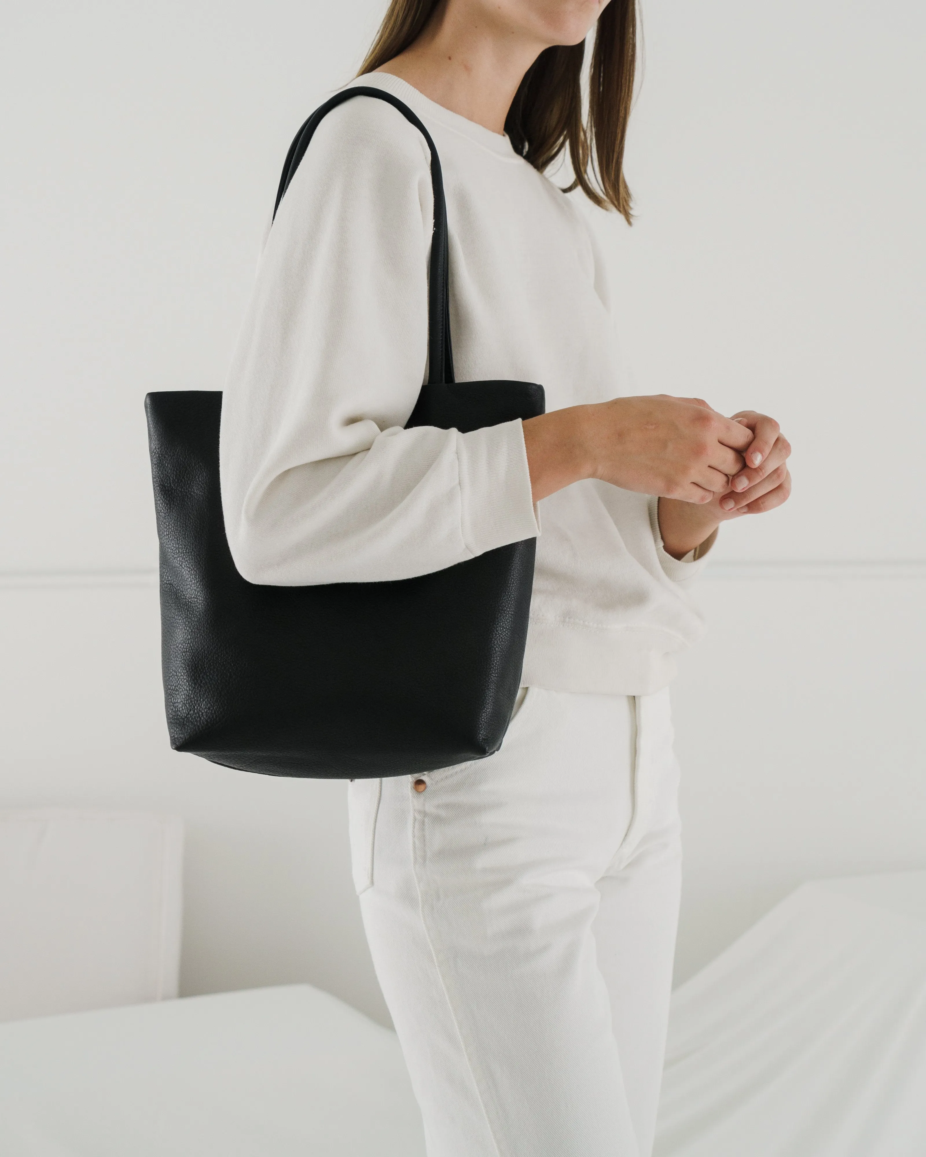 Soft Medium Tote - Black