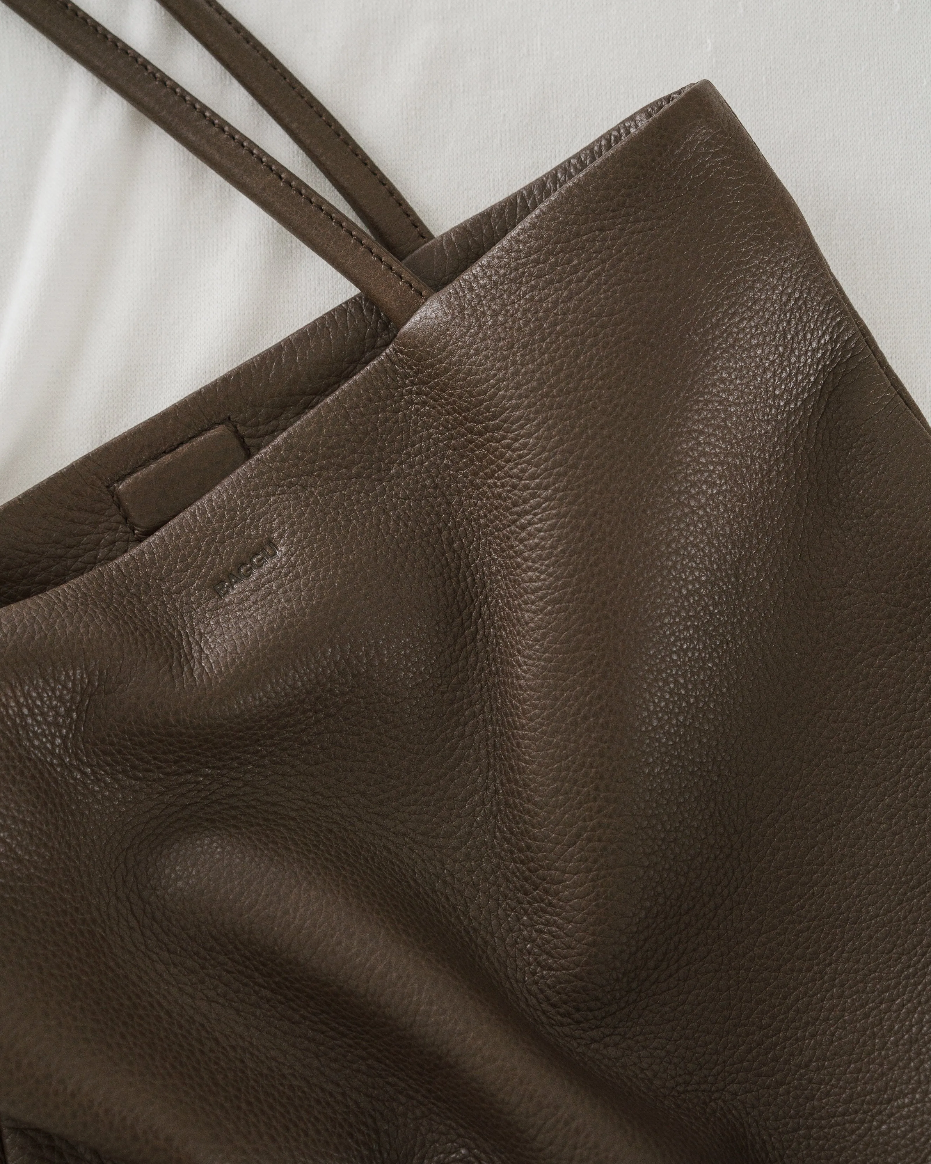 Soft Medium Tote - Chocolate