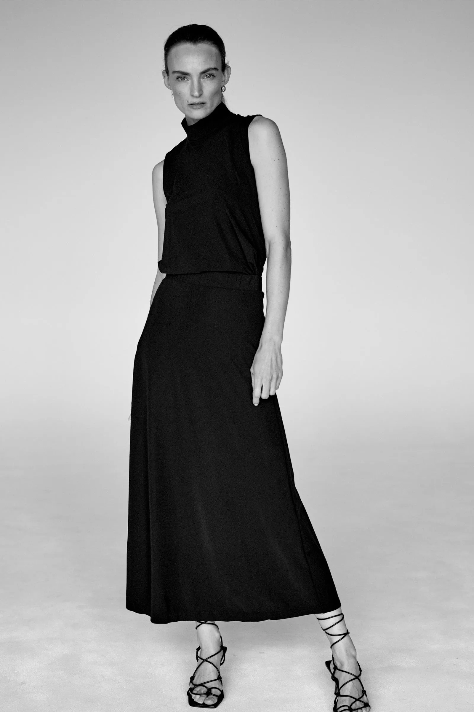 TOP (HOLLY) BLACK
