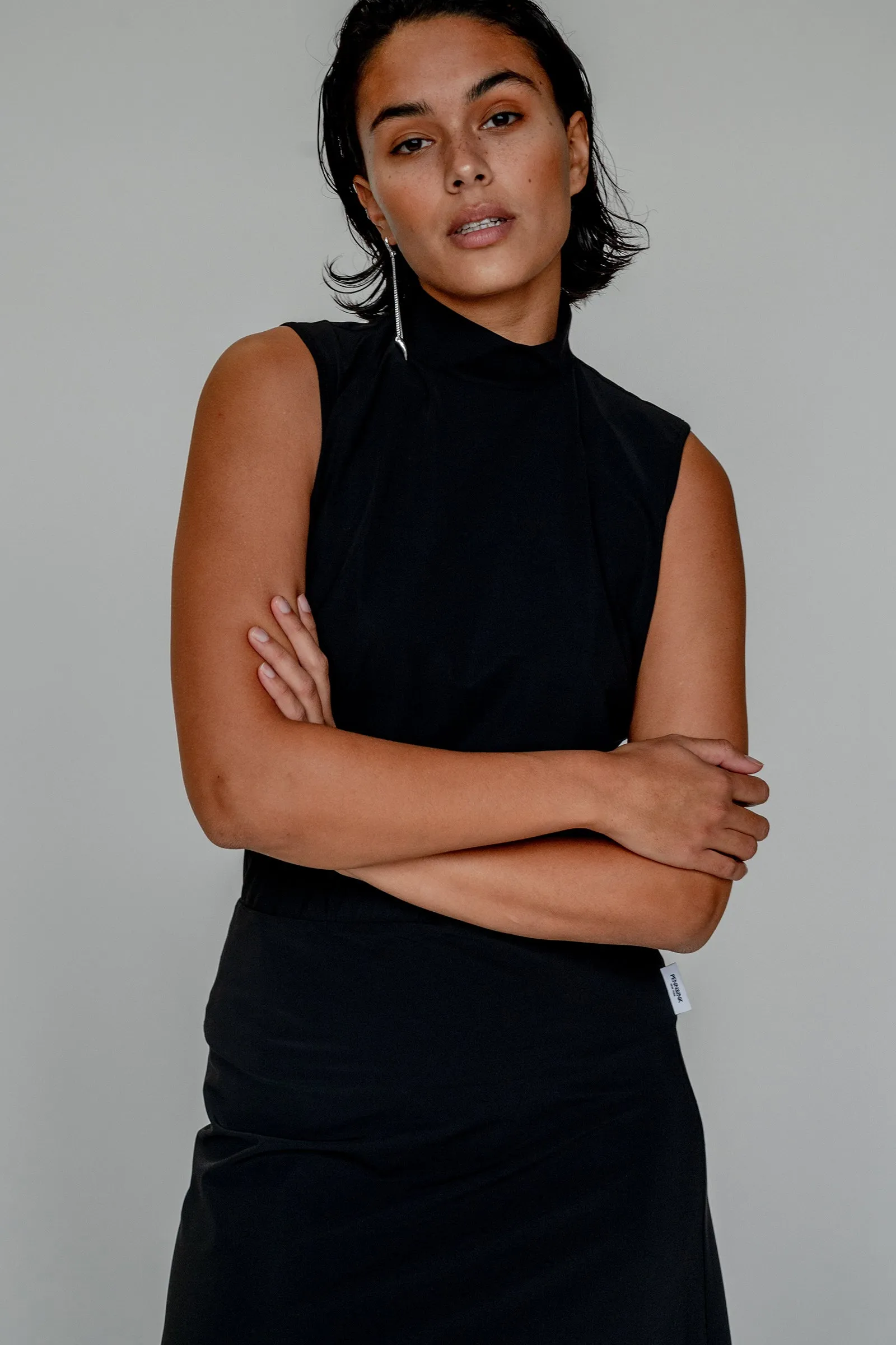 TOP (HOLLY) BLACK
